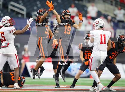 Thumbnail 1 in Carthage vs. Gilmer (UIL 4A Division 2 State Final) photogallery.