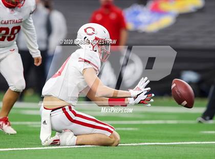 Thumbnail 3 in Carthage vs. Gilmer (UIL 4A Division 2 State Final) photogallery.