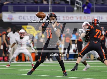 Thumbnail 3 in Carthage vs. Gilmer (UIL 4A Division 2 State Final) photogallery.
