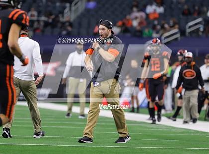 Thumbnail 2 in Carthage vs. Gilmer (UIL 4A Division 2 State Final) photogallery.
