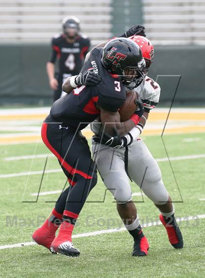 Thumbnail 1 in Lake Travis vs. Cedar Hill (UIL 5A D2 Semifinal) photogallery.
