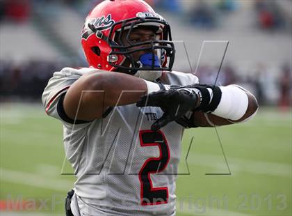Thumbnail 3 in Lake Travis vs. Cedar Hill (UIL 5A D2 Semifinal) photogallery.