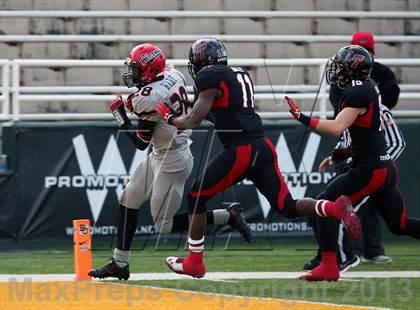 Thumbnail 1 in Lake Travis vs. Cedar Hill (UIL 5A D2 Semifinal) photogallery.