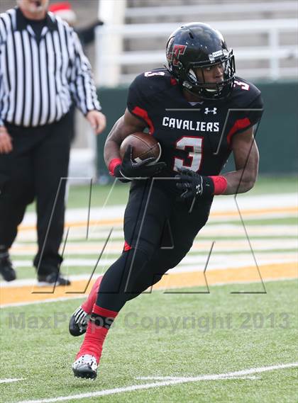 Thumbnail 1 in Lake Travis vs. Cedar Hill (UIL 5A D2 Semifinal) photogallery.