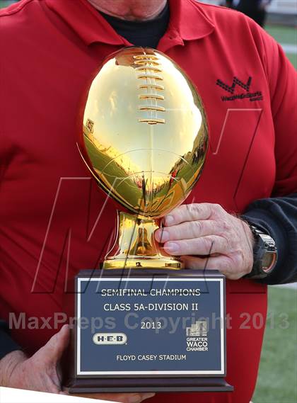 Thumbnail 1 in Lake Travis vs. Cedar Hill (UIL 5A D2 Semifinal) photogallery.