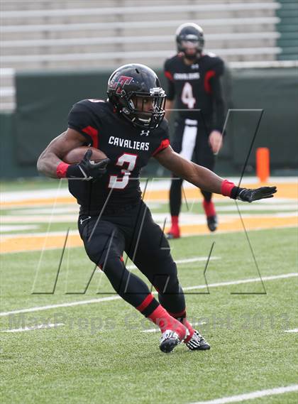 Thumbnail 2 in Lake Travis vs. Cedar Hill (UIL 5A D2 Semifinal) photogallery.