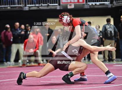 Thumbnail 2 in UIL Wrestling 5A-6A Finals (Round 1) photogallery.