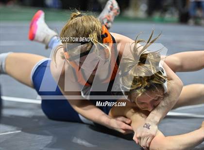 Thumbnail 3 in UIL Wrestling 5A-6A Finals (Round 1) photogallery.