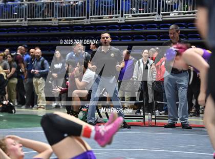 Thumbnail 2 in UIL Wrestling 5A-6A Finals (Round 1) photogallery.