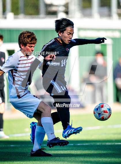 Thumbnail 3 in Laguna Creek vs. Sacred Heart Prep photogallery.