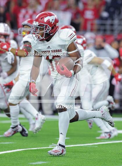 Thumbnail 2 in Katy vs. North Shore (UIL 6A Regional Playoff) photogallery.