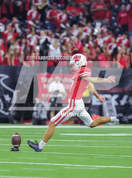 Thumbnail 1 in Katy vs. North Shore (UIL 6A Regional Playoff) photogallery.