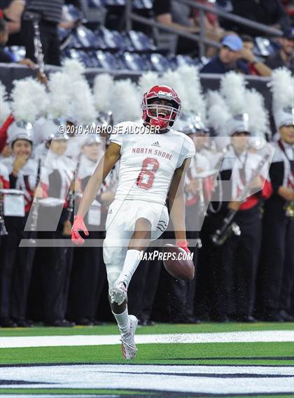 Thumbnail 1 in Katy vs. North Shore (UIL 6A Regional Playoff) photogallery.