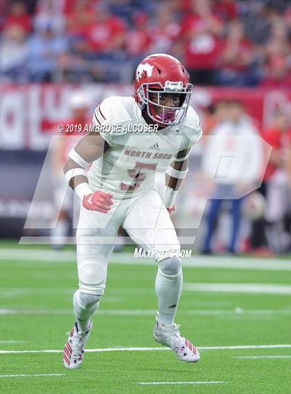 Thumbnail 2 in Katy vs. North Shore (UIL 6A Regional Playoff) photogallery.