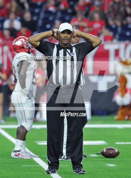 Thumbnail 2 in Katy vs. North Shore (UIL 6A Regional Playoff) photogallery.