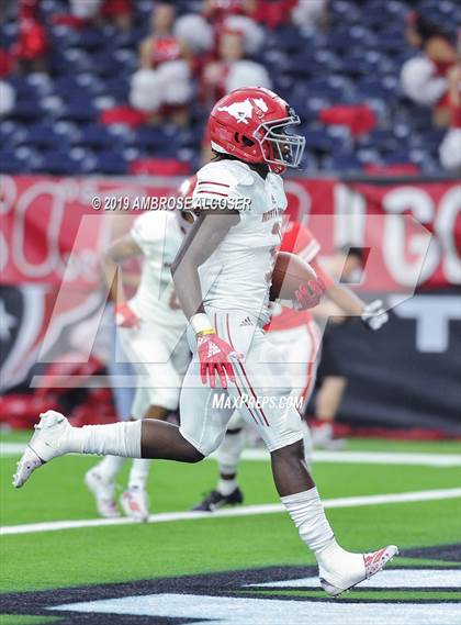 Thumbnail 3 in Katy vs. North Shore (UIL 6A Regional Playoff) photogallery.