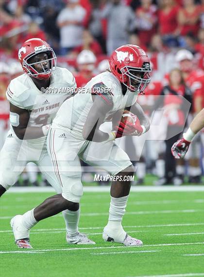 Thumbnail 3 in Katy vs. North Shore (UIL 6A Regional Playoff) photogallery.