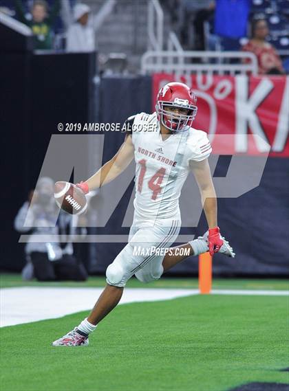 Thumbnail 2 in Katy vs. North Shore (UIL 6A Regional Playoff) photogallery.