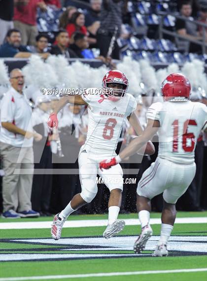 Thumbnail 2 in Katy vs. North Shore (UIL 6A Regional Playoff) photogallery.