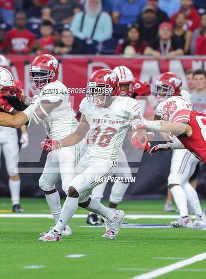Thumbnail 3 in Katy vs. North Shore (UIL 6A Regional Playoff) photogallery.