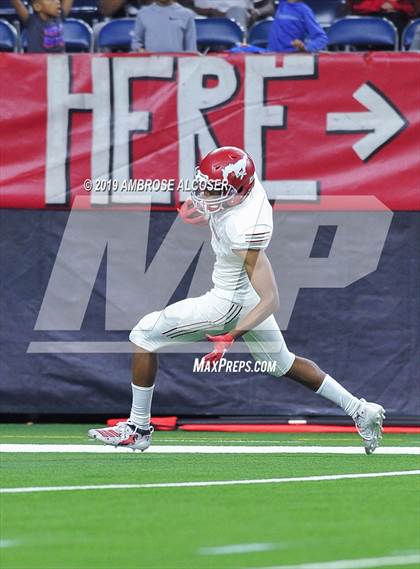 Thumbnail 2 in Katy vs. North Shore (UIL 6A Regional Playoff) photogallery.