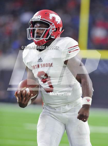 Thumbnail 2 in Katy vs. North Shore (UIL 6A Regional Playoff) photogallery.