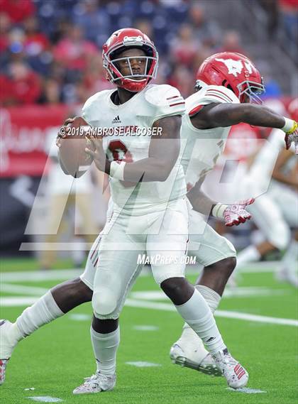 Thumbnail 2 in Katy vs. North Shore (UIL 6A Regional Playoff) photogallery.