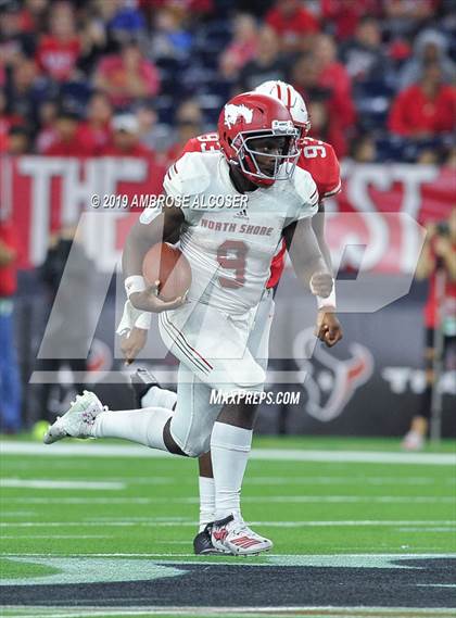 Thumbnail 2 in Katy vs. North Shore (UIL 6A Regional Playoff) photogallery.