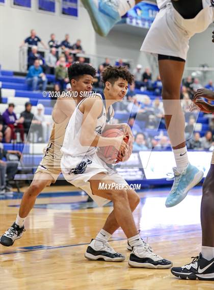 Thumbnail 1 in Chrisman vs North Kansas City (MSHSAA District Semifinal) photogallery.