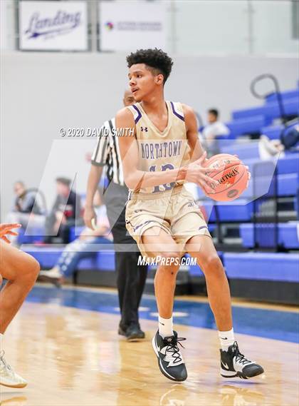 Thumbnail 2 in Chrisman vs North Kansas City (MSHSAA District Semifinal) photogallery.
