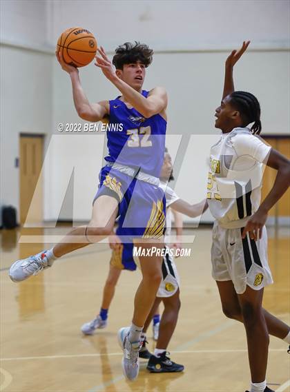 Thumbnail 1 in Butler vs Etowah (Lemon Street Classic) photogallery.