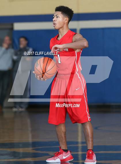 Thumbnail 1 in Porter-Gaud vs Burlington (Rotary Roundball Classic) photogallery.