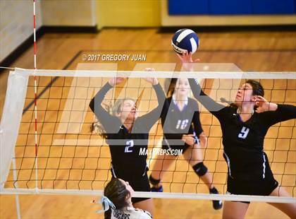 Thumbnail 2 in St. Thomas More vs. St. Scholastica photogallery.