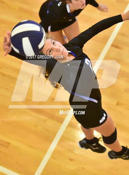 Thumbnail 1 in St. Thomas More vs. St. Scholastica photogallery.