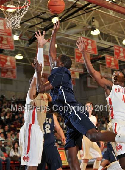 Thumbnail 1 in St. John Bosco @ Mater Dei (Nike Extravaganza) photogallery.
