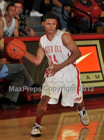 Thumbnail 2 in St. John Bosco @ Mater Dei (Nike Extravaganza) photogallery.