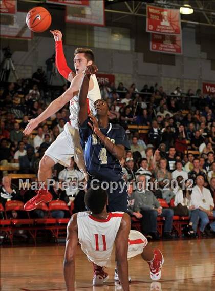 Thumbnail 2 in St. John Bosco @ Mater Dei (Nike Extravaganza) photogallery.