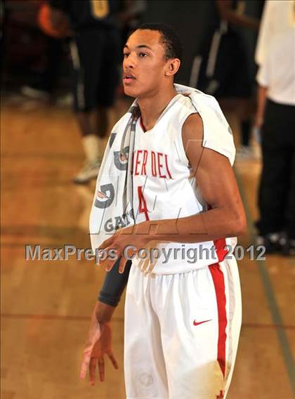 Thumbnail 3 in St. John Bosco @ Mater Dei (Nike Extravaganza) photogallery.