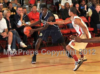 Thumbnail 2 in St. John Bosco @ Mater Dei (Nike Extravaganza) photogallery.
