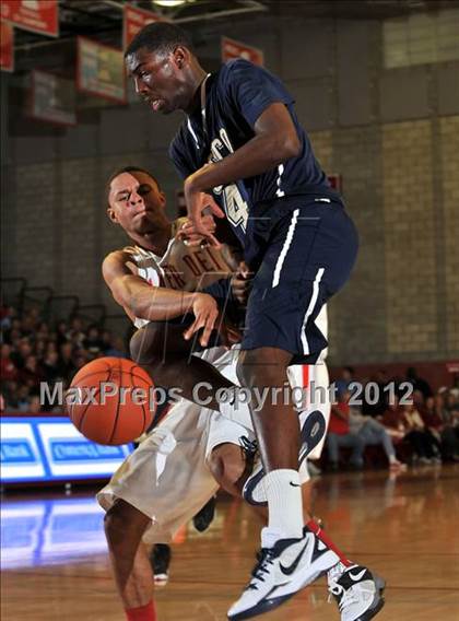 Thumbnail 2 in St. John Bosco @ Mater Dei (Nike Extravaganza) photogallery.