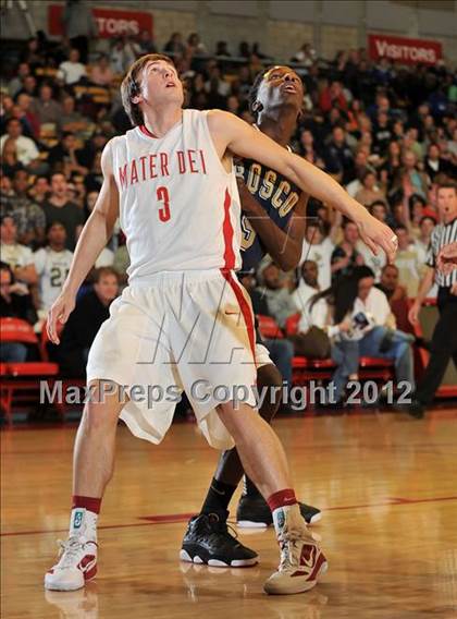 Thumbnail 2 in St. John Bosco @ Mater Dei (Nike Extravaganza) photogallery.
