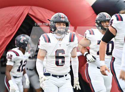 Thumbnail 1 in Tompkins @ North Shore (UIL 6A Regional Playoff) photogallery.