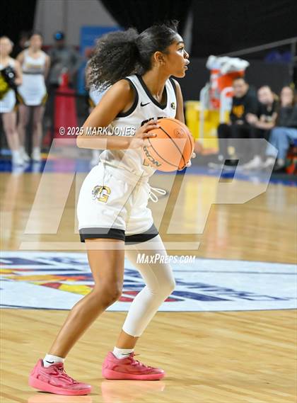 Thumbnail 3 in Gilbert vs. Hamilton (AIA 6A Final) photogallery.