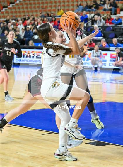 Thumbnail 3 in Gilbert vs. Hamilton (AIA 6A Final) photogallery.