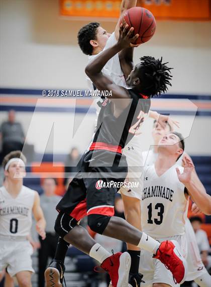 Thumbnail 3 in Chaminade vs Cleveland photogallery.