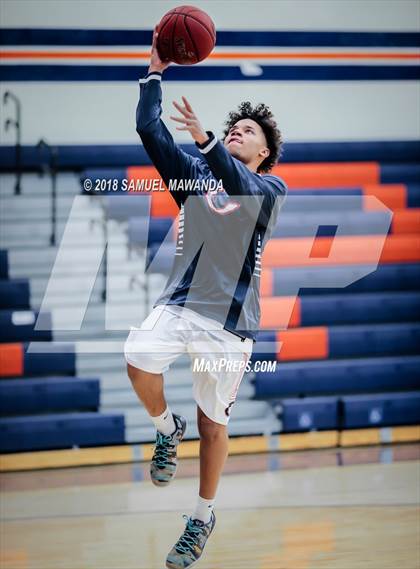 Thumbnail 1 in Chaminade vs Cleveland photogallery.