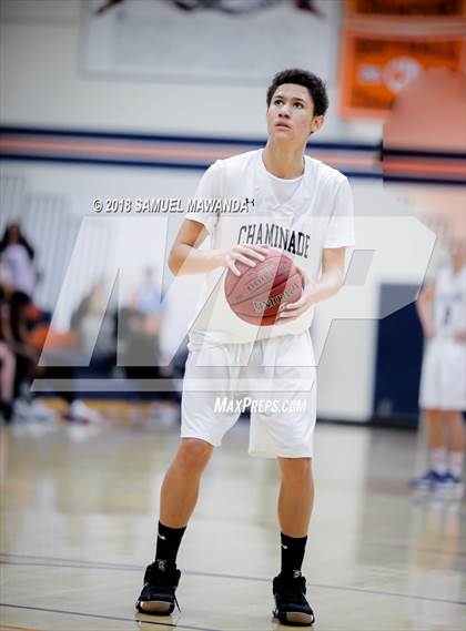 Thumbnail 2 in Chaminade vs Cleveland photogallery.