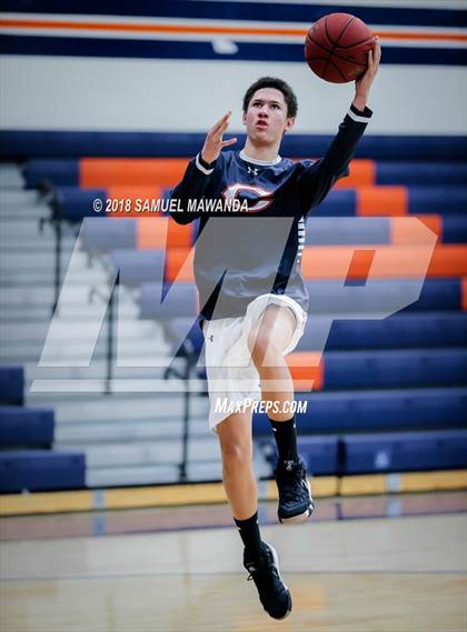 Thumbnail 3 in Chaminade vs Cleveland photogallery.