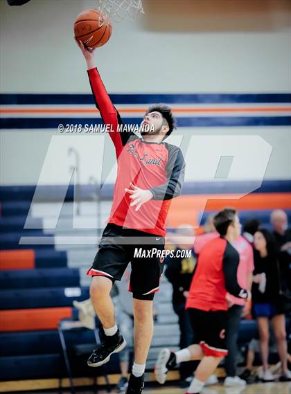 Thumbnail 2 in Chaminade vs Cleveland photogallery.