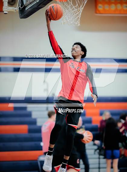 Thumbnail 3 in Chaminade vs Cleveland photogallery.